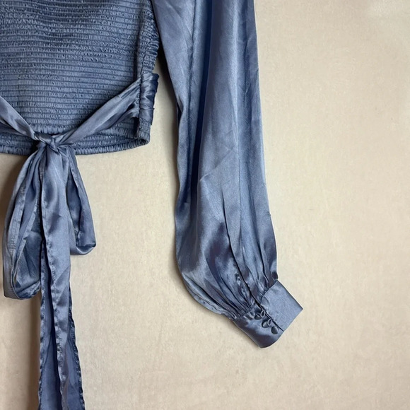 Urban Outfitters Light Blue Maya Smocked Tie-Back Long Sleeve Crop Top Size XS - Picture 9 of 12